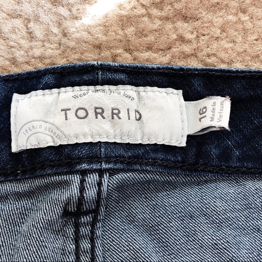 Torrid | Lace Up Shorts - Picture 6 of 8